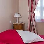 D'hotes Les Cles Des Places Alojamento de Acomodação e Pequeno-almoço 4*