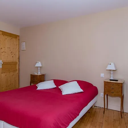 Alojamento de Acomodação e Pequeno-almoço D'hotes Les Cles Des Places 4*